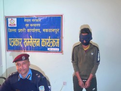 महिलाको हत्या गरेर गाड्नेलाई प्रहरीले पक्राउ गरि सार्वजानिक